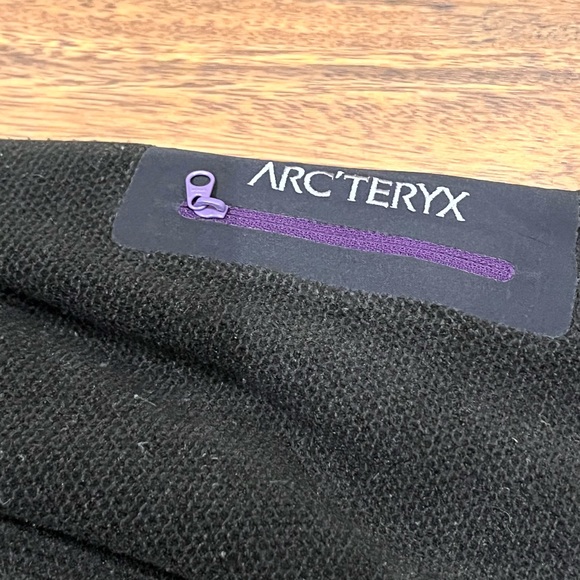 Artery’x thick fleece very warm!! Lots of fuzzies very worn - Picture 8 of 8